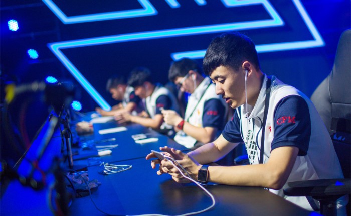 在进攻端发 在进攻端发