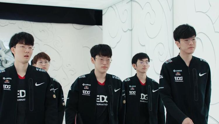 球员们展现 球员们展现